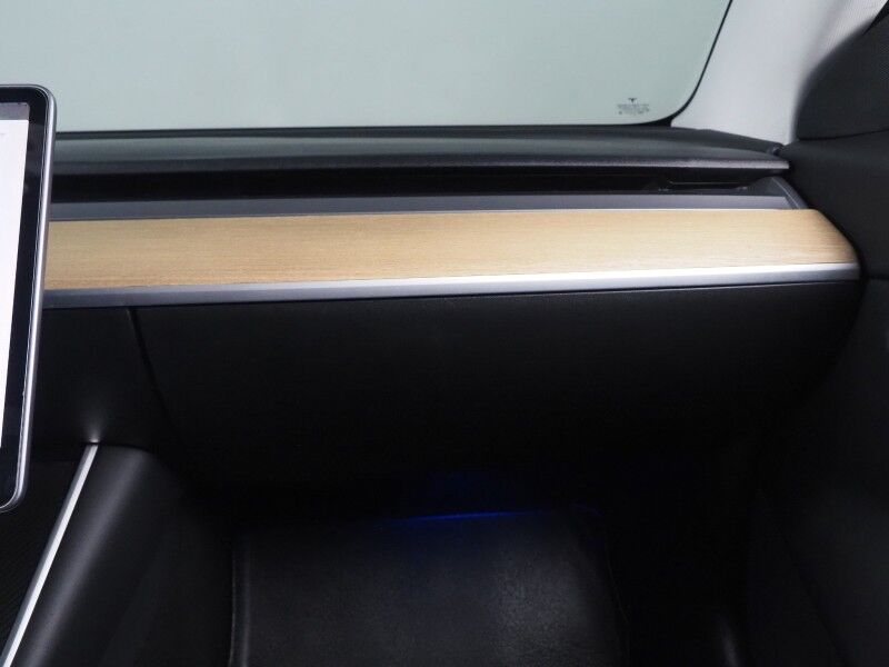 2018 Tesla Model 3 Mid Range RWD *FULL SELF-DRIVING ENABLED, AUTOPILOT, NAVIGATION, SAEFTY ALERTS, ADAPTIVE CRUISE, BACKUP-CAMERA, PANORAMA GLASS ROOF, HEATED SEATS, BLUETOOTH Round Rock TX