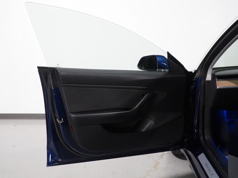 2018 Tesla Model 3 Mid Range RWD *FULL SELF-DRIVING ENABLED, AUTOPILOT, NAVIGATION, SAEFTY ALERTS, ADAPTIVE CRUISE, BACKUP-CAMERA, PANORAMA GLASS ROOF, HEATED SEATS, BLUETOOTH Round Rock TX