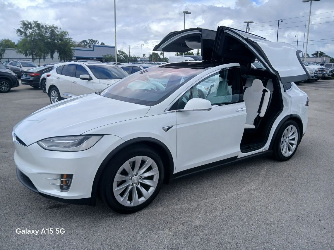 2018 Tesla Model X 100D Sport Utility 4D