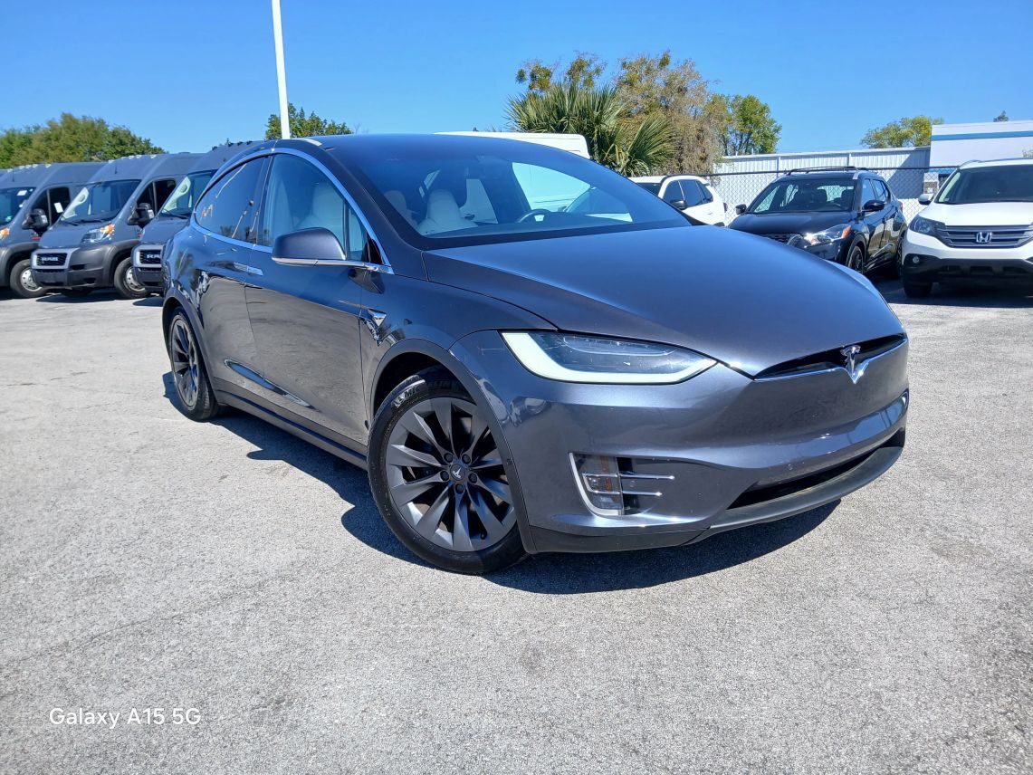 2018 Tesla Model X 75D Sport Utility 4D
