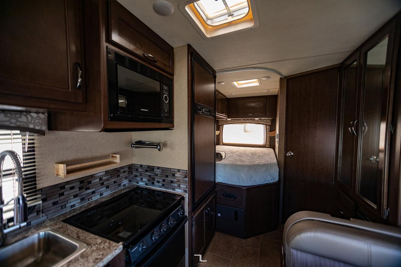 2018 Thor Chateau 22E Class C Motorhome Red Deer AB