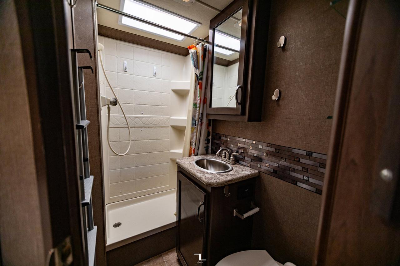 2018 Thor Chateau 22E Class C Motorhome Red Deer AB