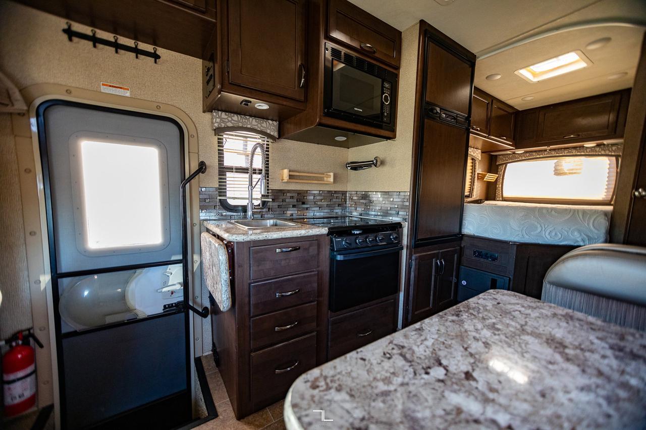 2018 Thor Chateau 22E Class C Motorhome Red Deer AB