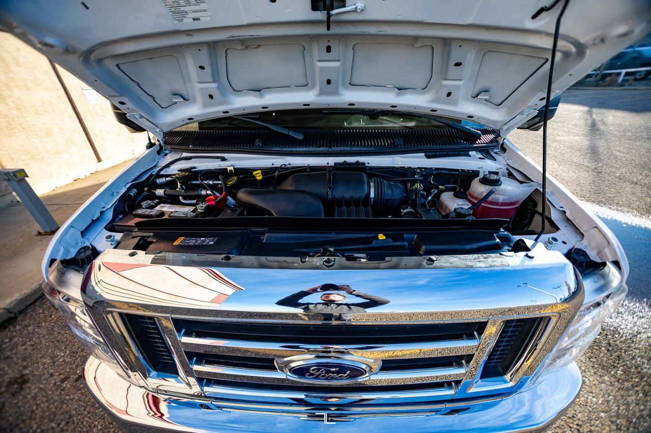 2018 Thor Chateau 22E Class C Motorhome Red Deer AB