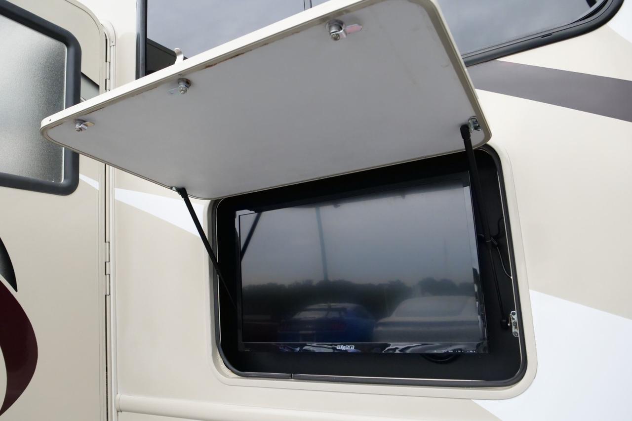 2018 Thor Motor Coach Quantum / RW28 / Exterior TV / MEGA Storage! Lincolnton NC