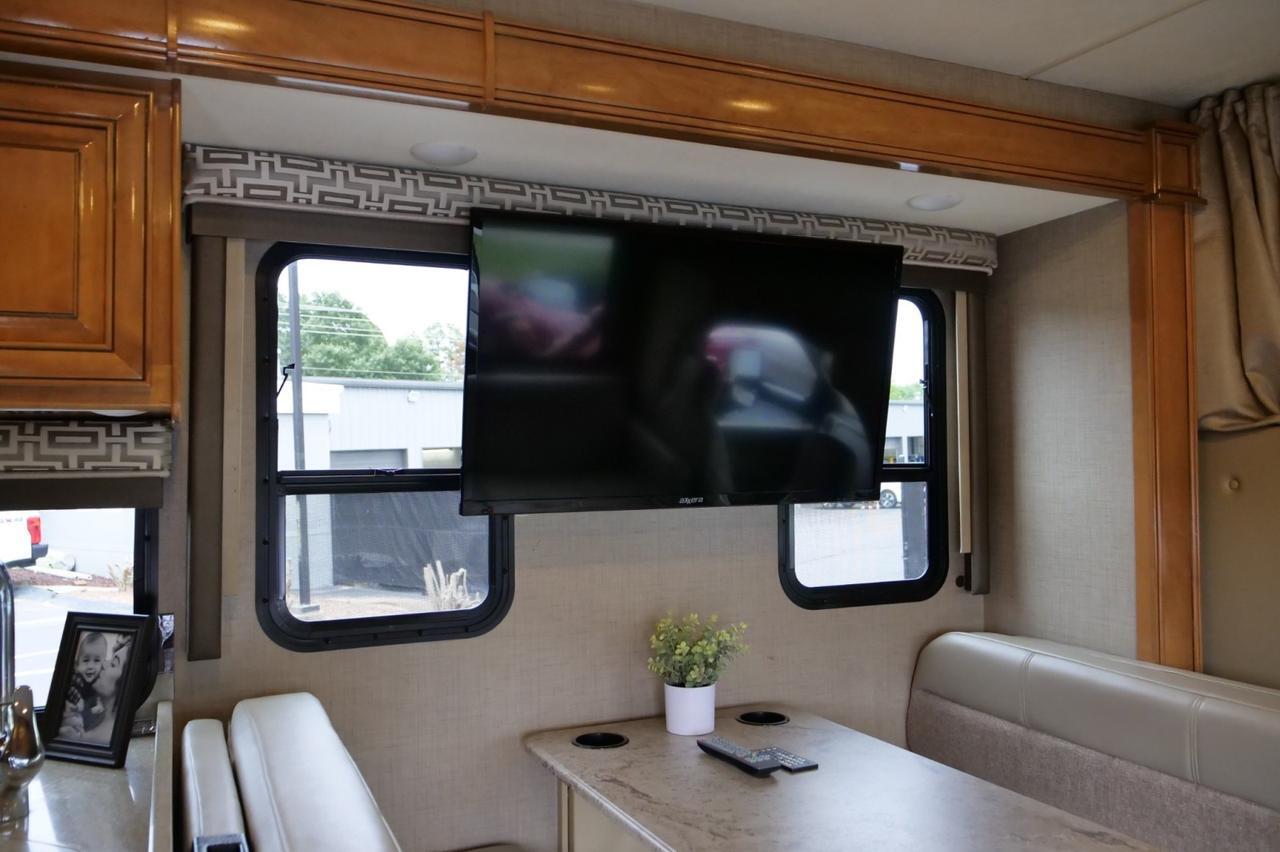 2018 Thor Motor Coach Quantum / RW28 / Exterior TV / MEGA Storage! Lincolnton NC