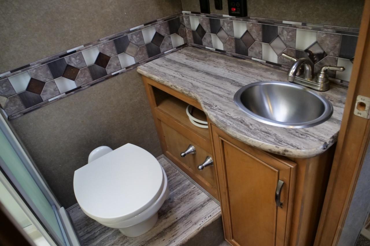 2018 Thor Motor Coach Quantum / RW28 / Exterior TV / MEGA Storage! Lincolnton NC