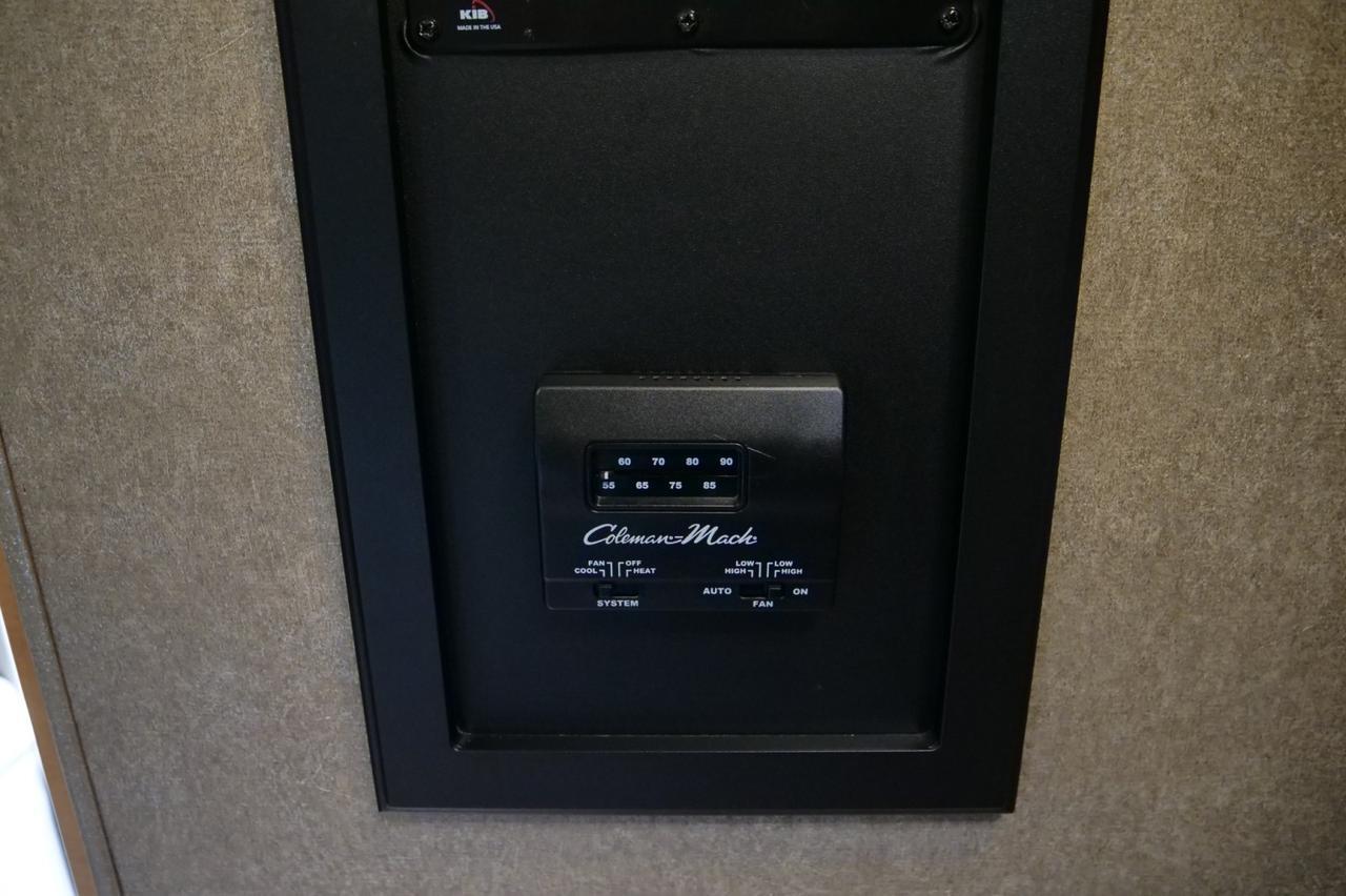 2018 Thor Motor Coach Quantum / RW28 / Exterior TV / MEGA Storage! Lincolnton NC