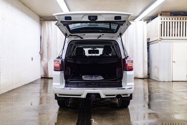 2018 Toyota 4Runner AWD Limited Leather Roof Nav BCam Red Deer AB