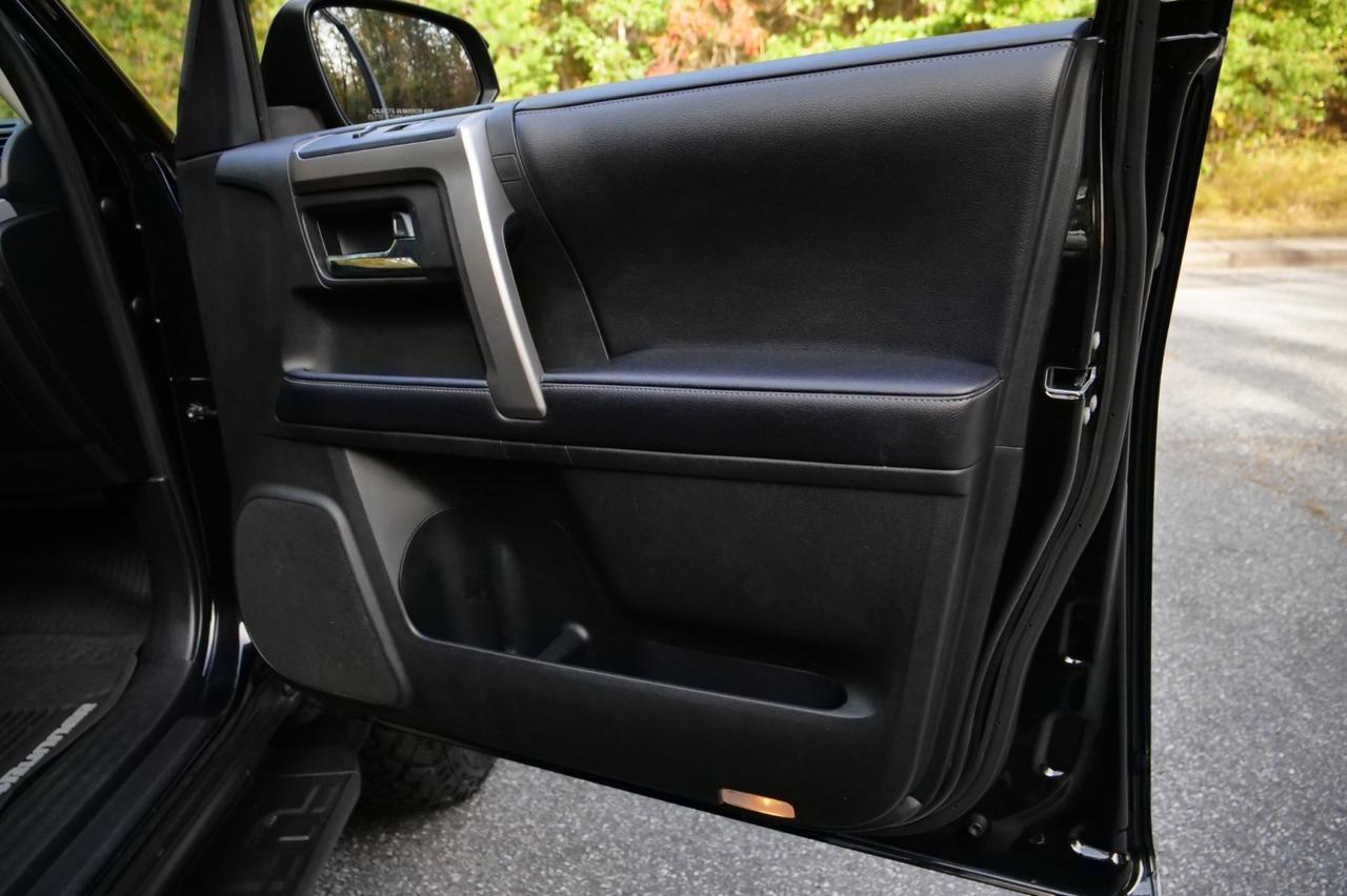 2018 Toyota 4Runner SR5 4WD / Wheels & Tires / Third Row! Lincolnton NC