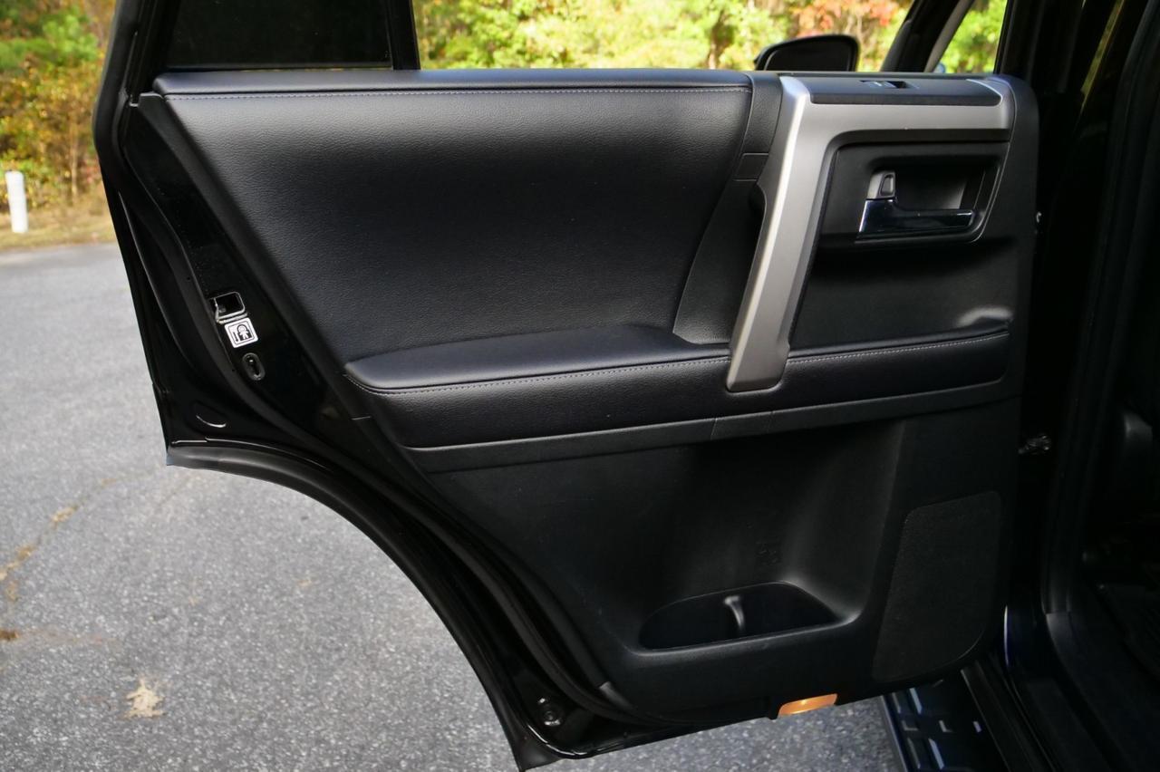 2018 Toyota 4Runner SR5 4WD / Wheels & Tires / Third Row! Lincolnton NC