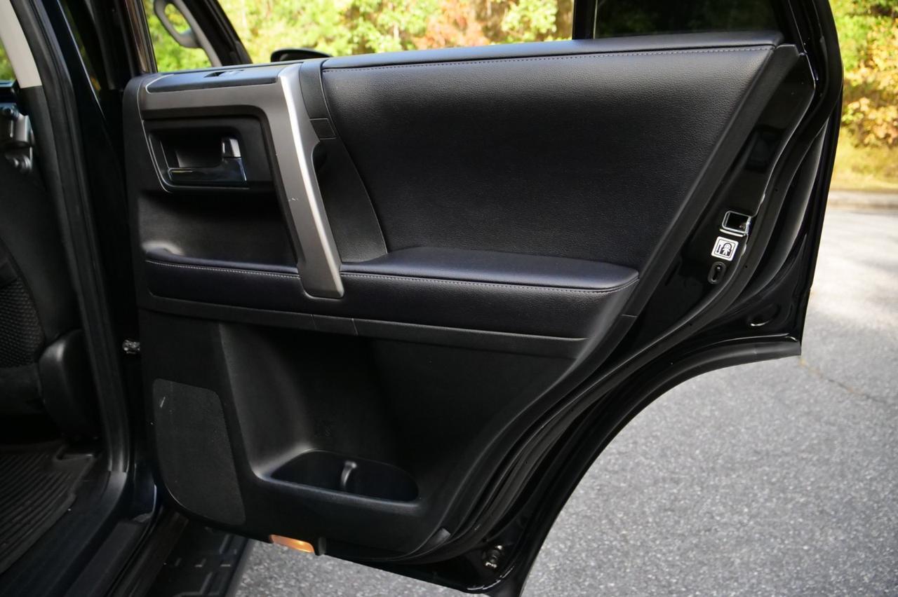 2018 Toyota 4Runner SR5 4WD / Wheels & Tires / Third Row! Lincolnton NC