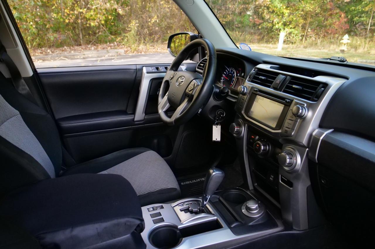 2018 Toyota 4Runner SR5 4WD / Wheels & Tires / Third Row! Lincolnton NC