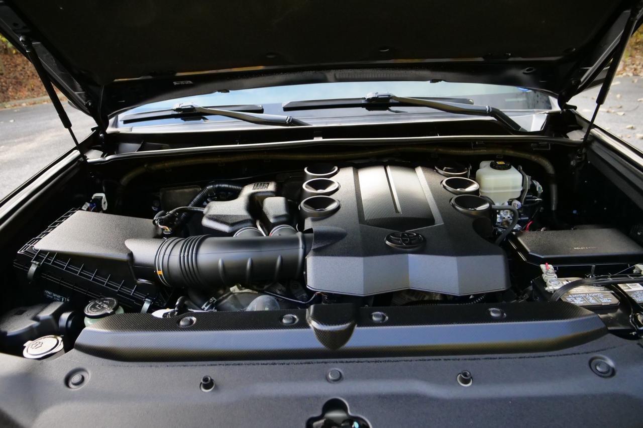 2018 Toyota 4Runner SR5 4WD / Wheels & Tires / Third Row! Lincolnton NC