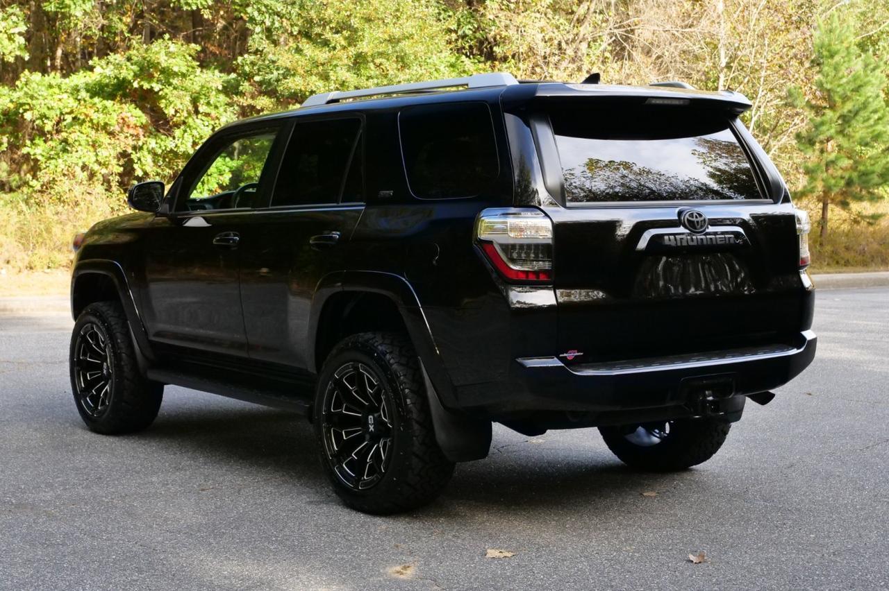 2018 Toyota 4Runner SR5 4WD / Wheels & Tires / Third Row! Lincolnton NC