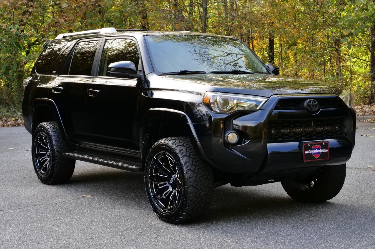 2018 Toyota 4Runner SR5 4WD / Wheels & Tires / Third Row! Lincolnton NC