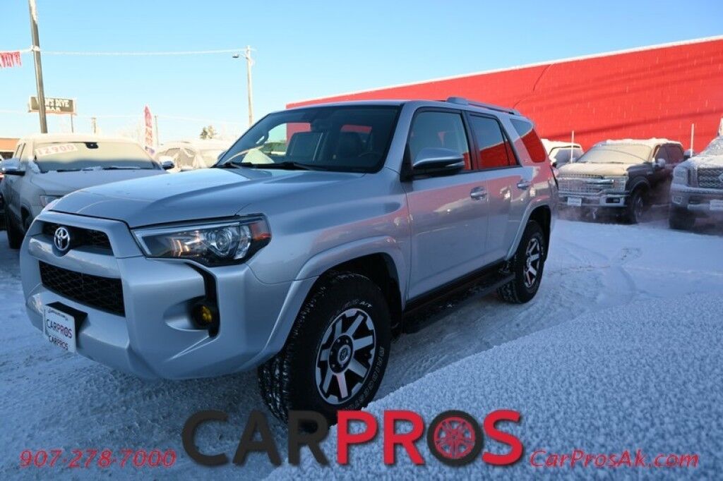 2018 Toyota 4Runner SR5 Premium - 4X4 - Power & Heated Leather Seats - Remote Start - Navigation - Sunroof - Fog Lights - Running Boards - 3rd Row - Seats 7 - Tow Package - Low Miles