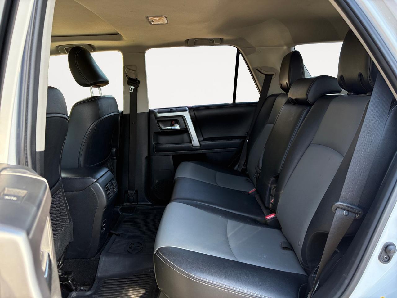 2018 Toyota 4Runner SR5 Premium, RUNNING BOARDS, ROOF RAILS, SUNROOF, TOW PACKAGE, BACKUP CAMERA, HEATED SEATS, NAVIGATION, REAR POWER SLIDING WINDOW, KEYLESS ENTRY, ONLY 68K MILES, RUN THE ROAD IN THIS 4RUNNER! Virginia Beach VA