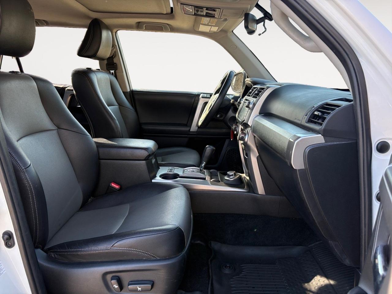 2018 Toyota 4Runner SR5 Premium, RUNNING BOARDS, ROOF RAILS, SUNROOF, TOW PACKAGE, BACKUP CAMERA, HEATED SEATS, NAVIGATION, REAR POWER SLIDING WINDOW, KEYLESS ENTRY, ONLY 68K MILES, RUN THE ROAD IN THIS 4RUNNER! Virginia Beach VA