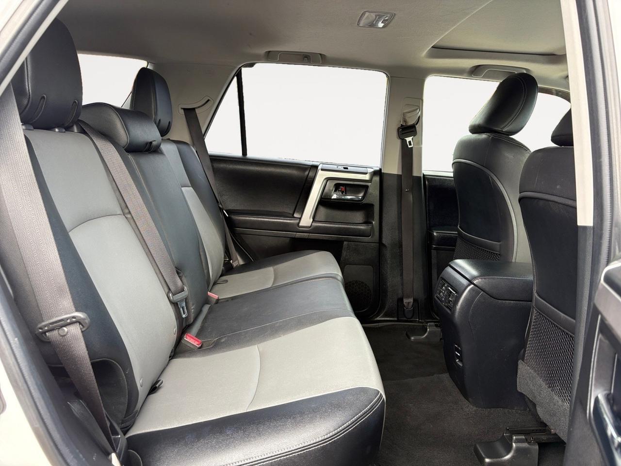 2018 Toyota 4Runner SR5 Premium, RUNNING BOARDS, SUNROOF, NAVIGATION, POWER HEATED SEATS, BLUETOOTH, ONLY 39K MILES, JUST 1 OWNER, CLEAN CARFAX, RUN THE ROAD IN THIS 4RUNNER! Virginia Beach VA