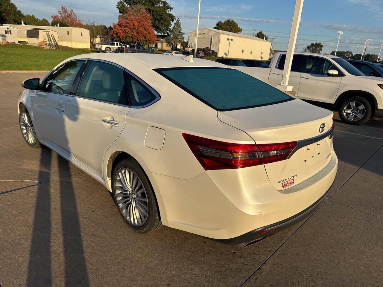 2018 Toyota Avalon Limited West Burlington IA