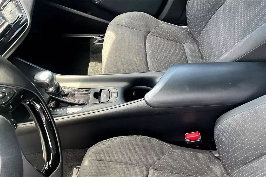2018 Toyota C-HR XLE Premium Sport Utility 4D Maitland FL