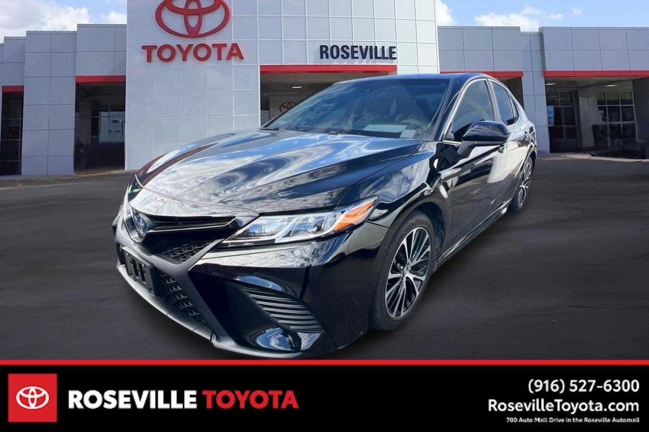2018 Toyota Camry Hybrid SE