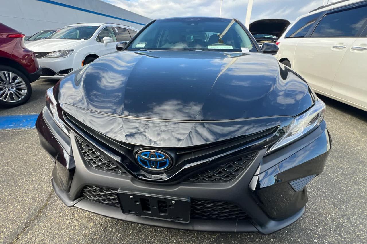 2018 Toyota Camry Hybrid SE