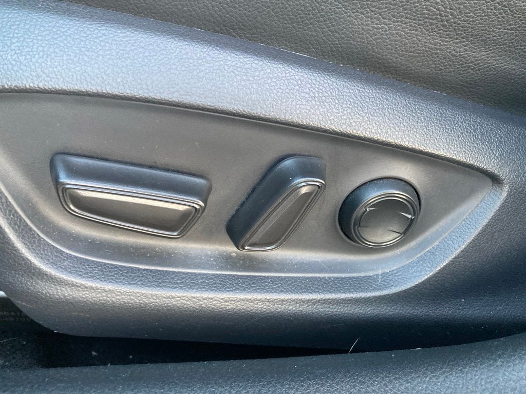 2018 Toyota Camry Hybrid SE San Antonio TX