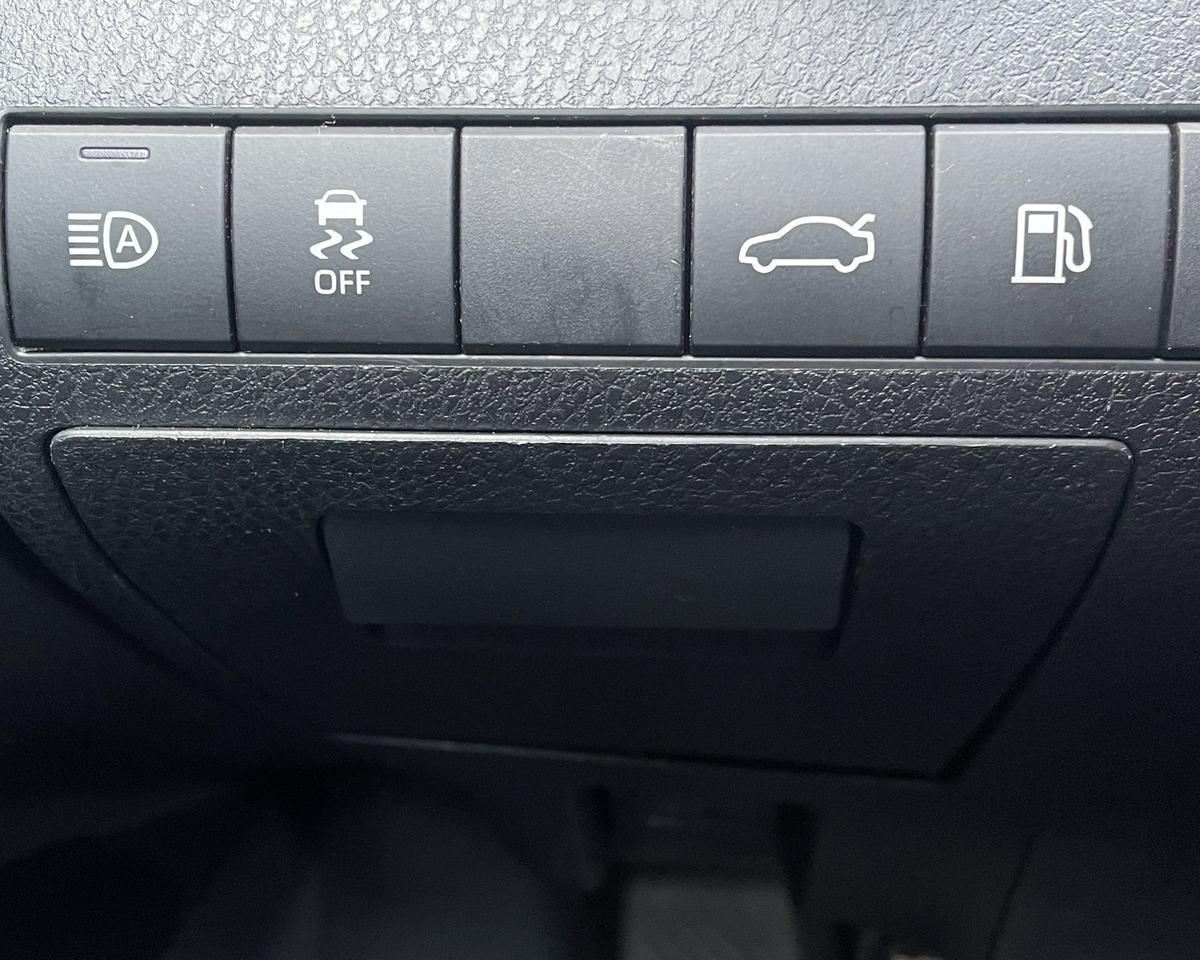 2018 Toyota Camry LE Sedan 4D Port Orchard WA