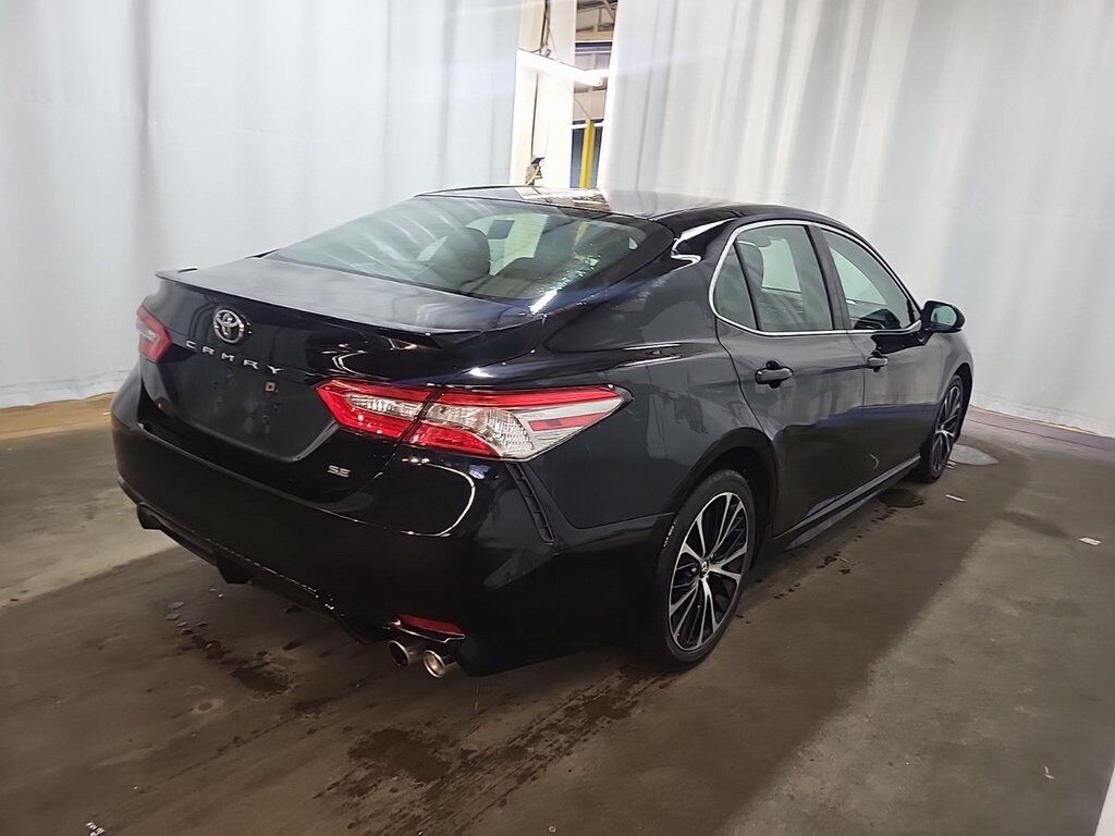 2018 Toyota Camry SE Akron