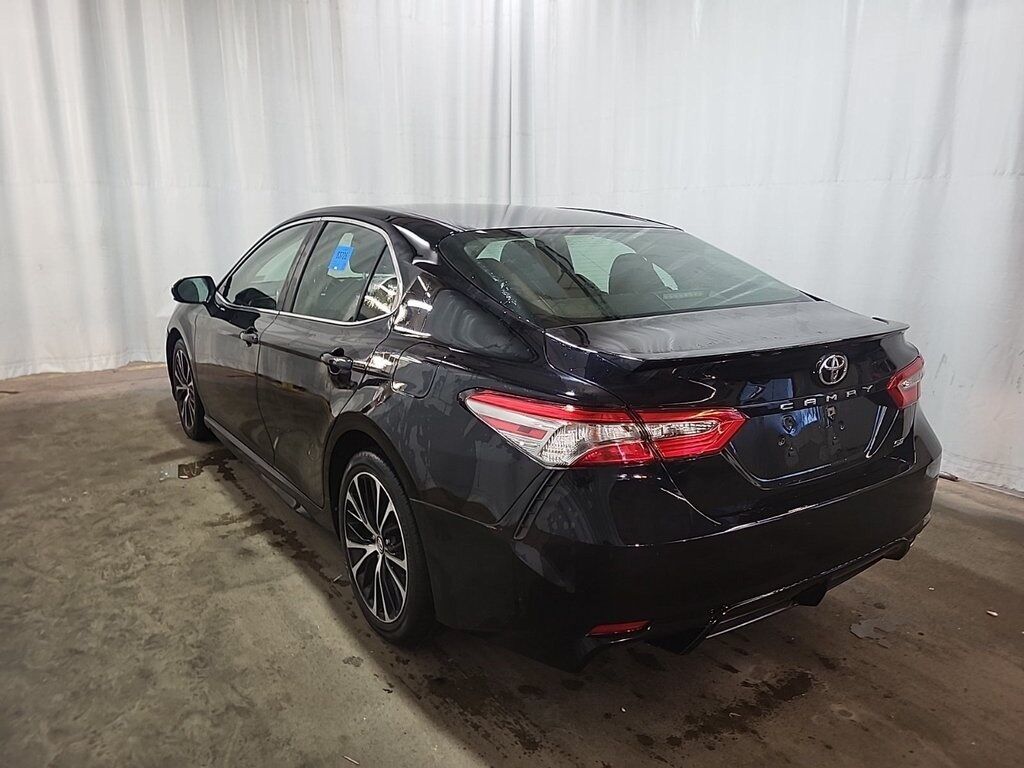 2018 Toyota Camry SE Akron