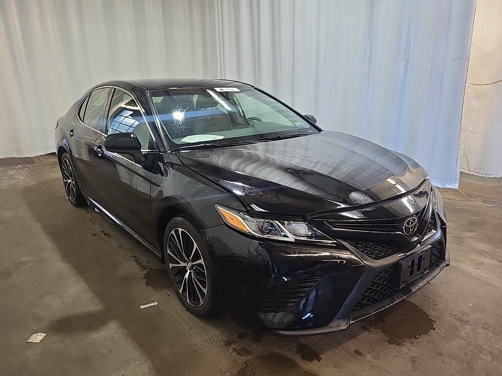 2018 Toyota Camry SE Akron