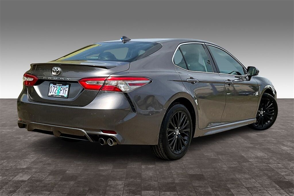 2018 Toyota Camry SE OR