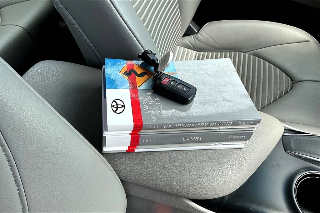 2018 Toyota Camry SE OR