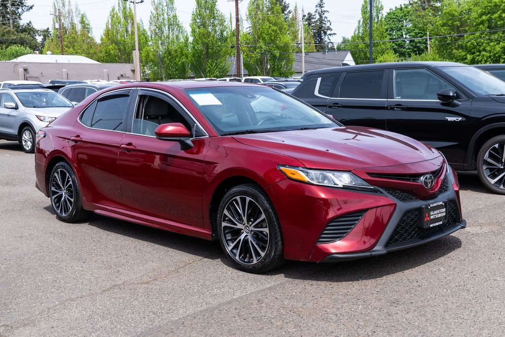 2018 Toyota Camry SE