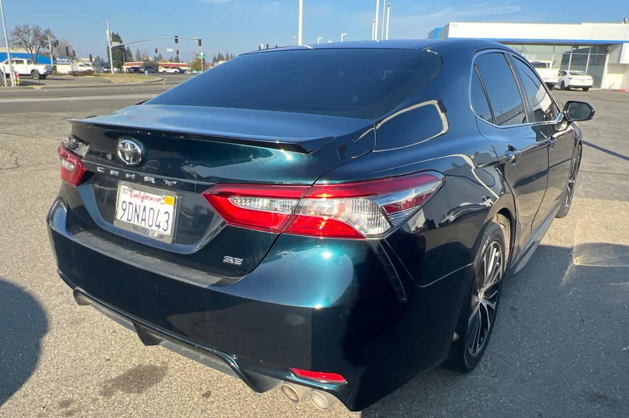 2018 Toyota Camry SE