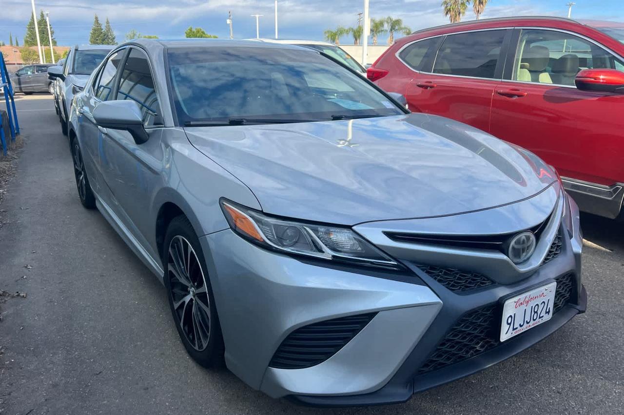 2018 Toyota Camry SE
