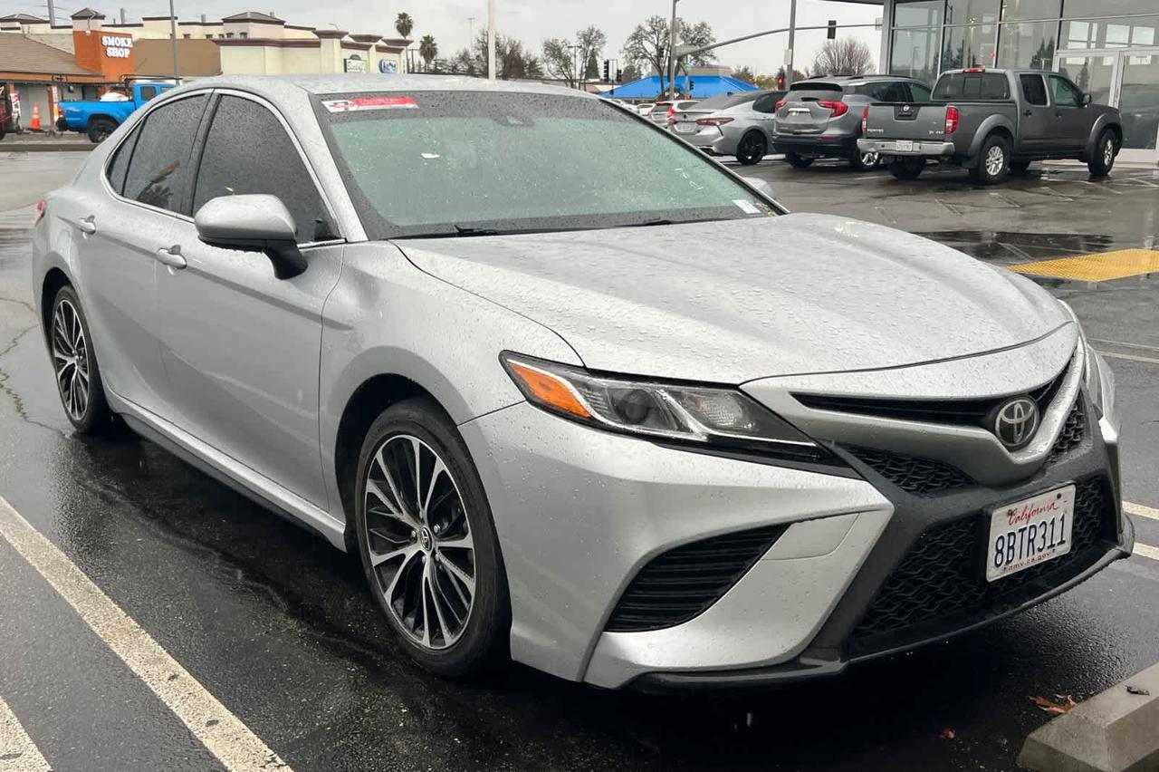 2018 Toyota Camry SE