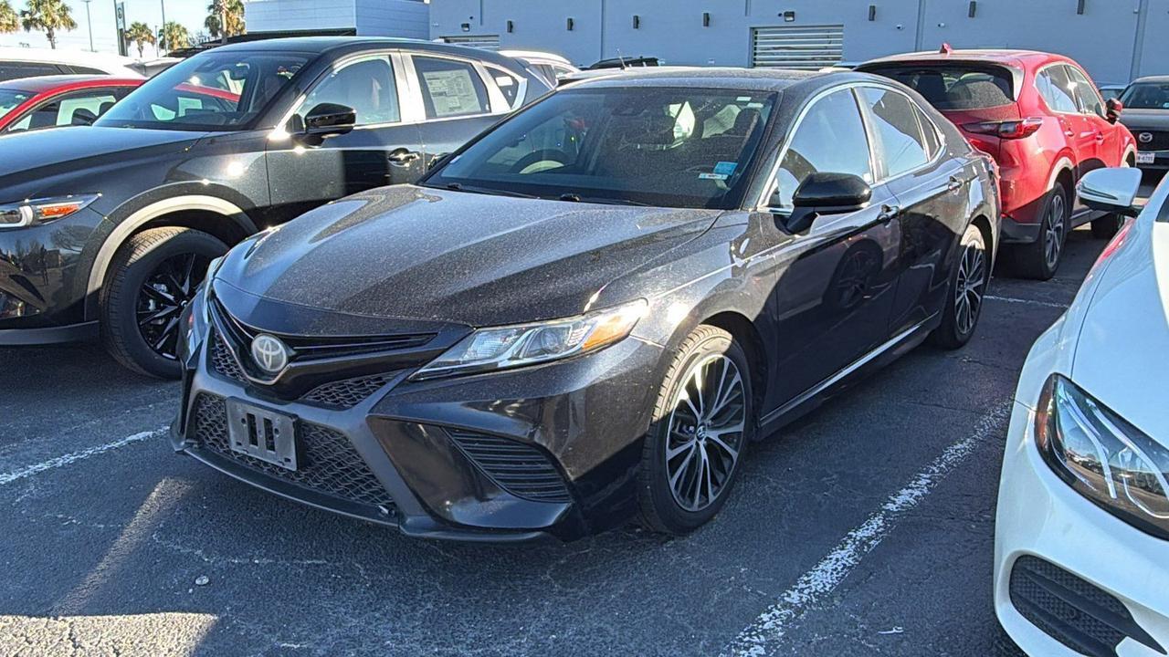 2018 Toyota Camry SE