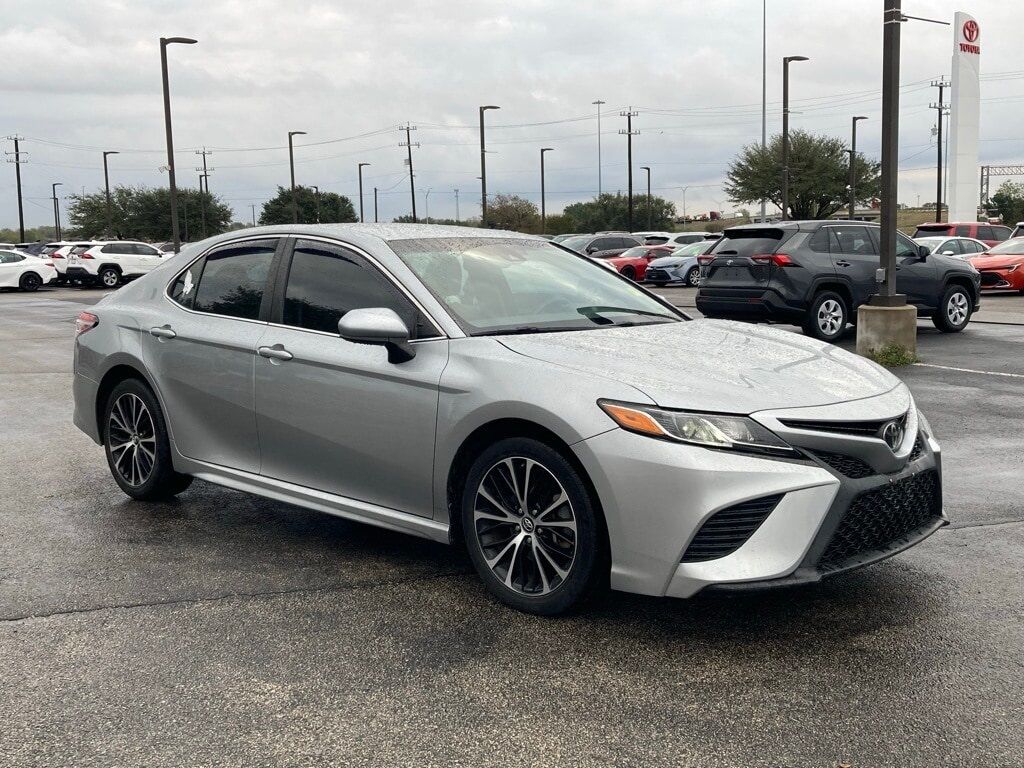 2018 Toyota Camry SE