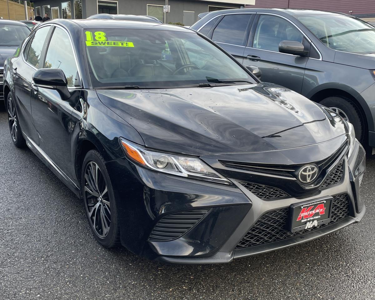 2018 Toyota Camry SE Sedan 4D