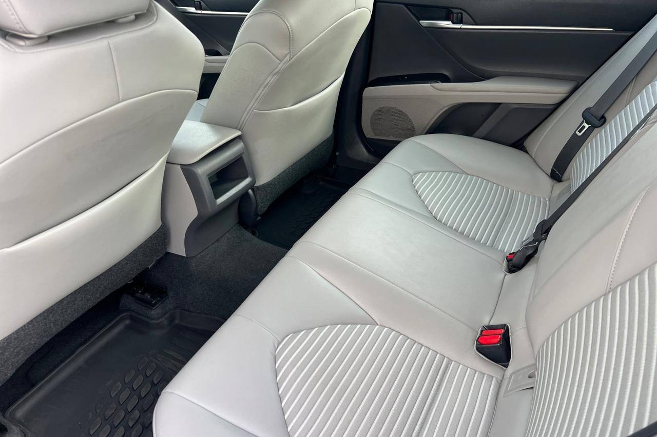 2018 Toyota Camry SE Ontario OR