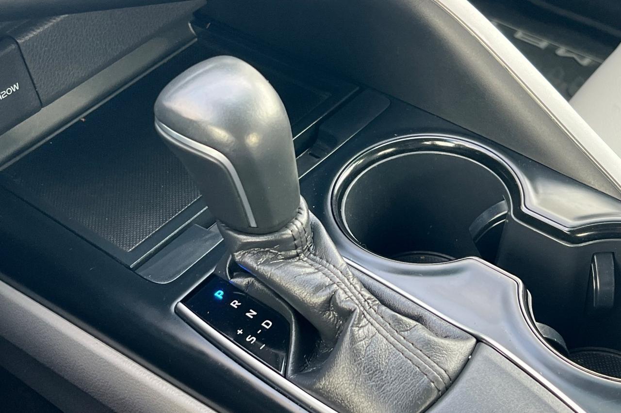 2018 Toyota Camry SE Ontario OR