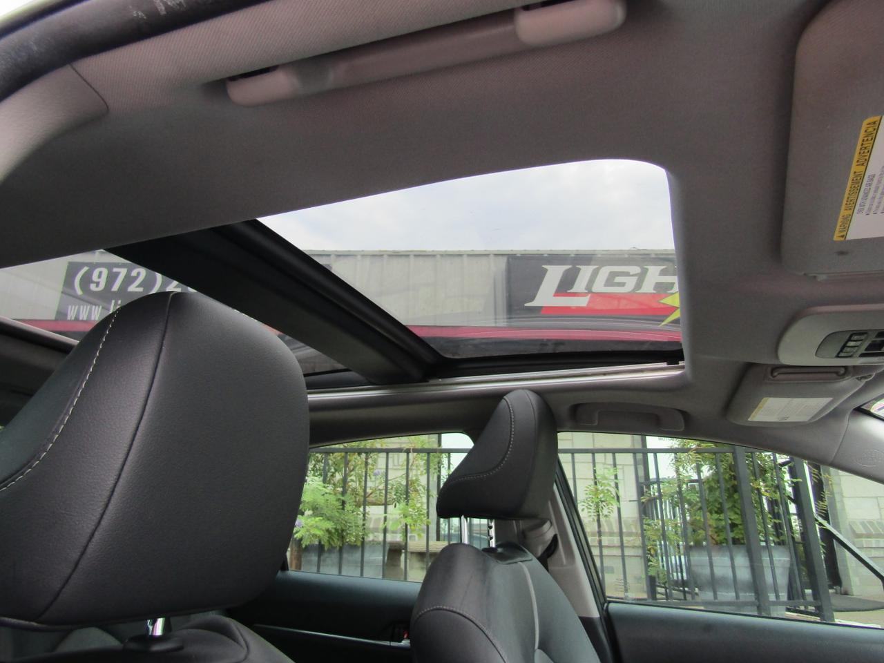2018 Toyota Camry XSE photo 8