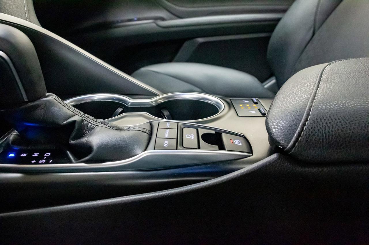 2018 Toyota Camry XSE Leather Roof BCam Red Deer AB