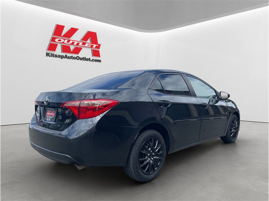 2018 Toyota Corolla LE Sedan 4D