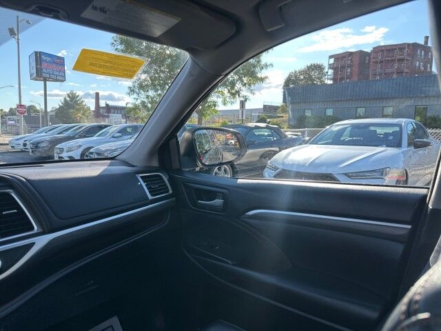2018 Toyota Highlander Hybrid Limited Platinum Worcester MA