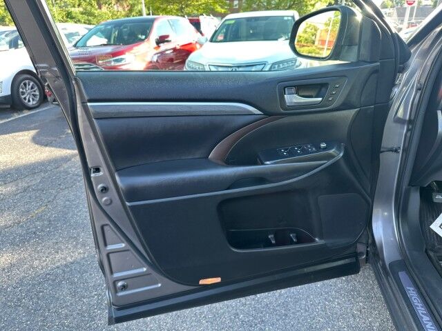 2018 Toyota Highlander Hybrid Limited Platinum Worcester MA