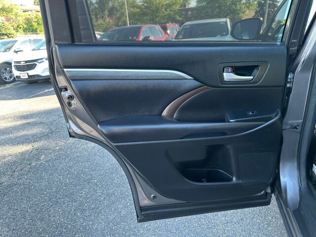 2018 Toyota Highlander Hybrid Limited Platinum Worcester MA